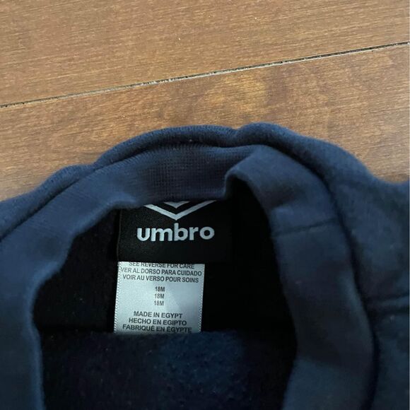 Umbro 18 month sweatshirt - Picture 3 of 4